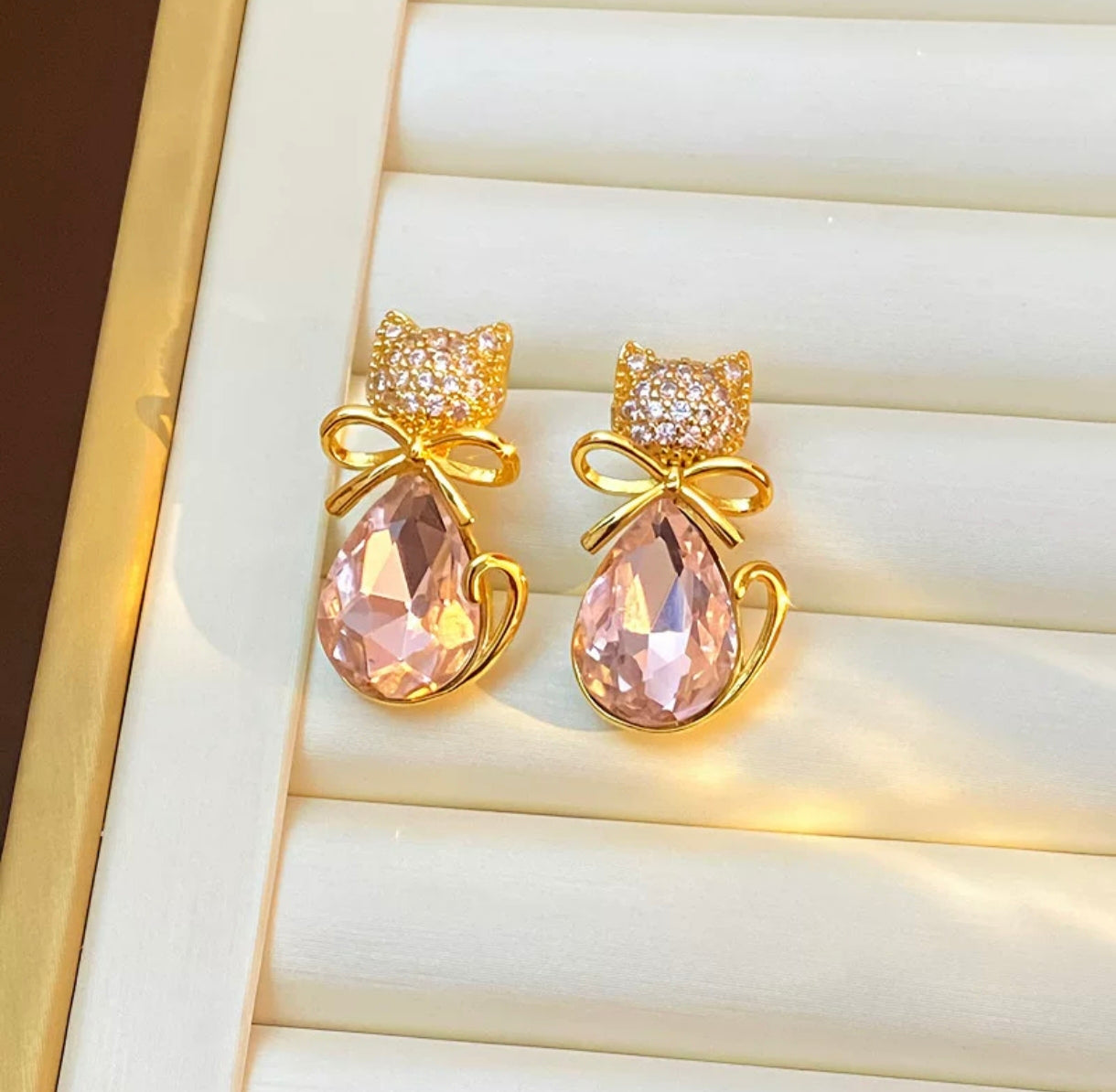 Rosy gleam sets