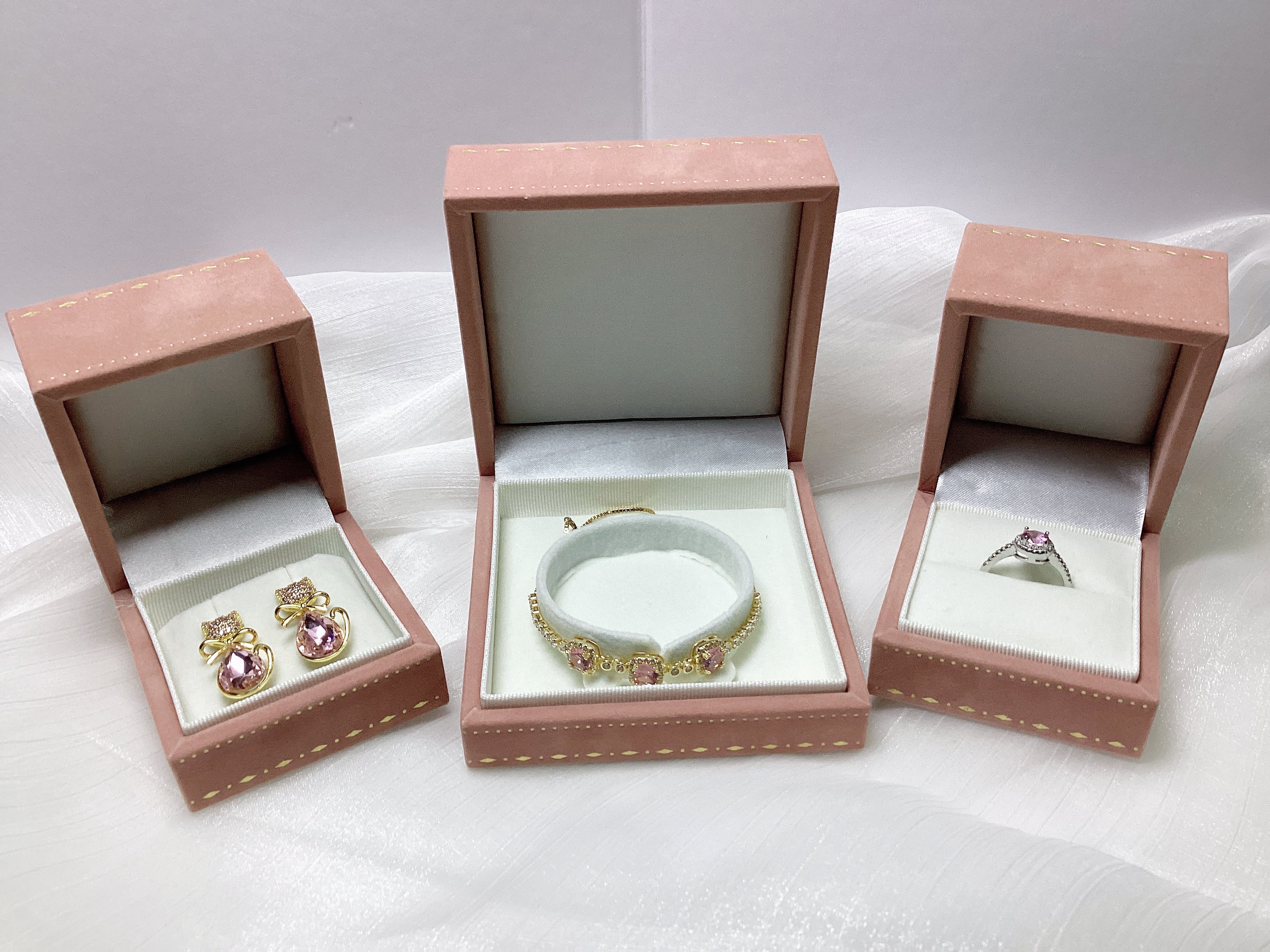 Rosy gleam sets
